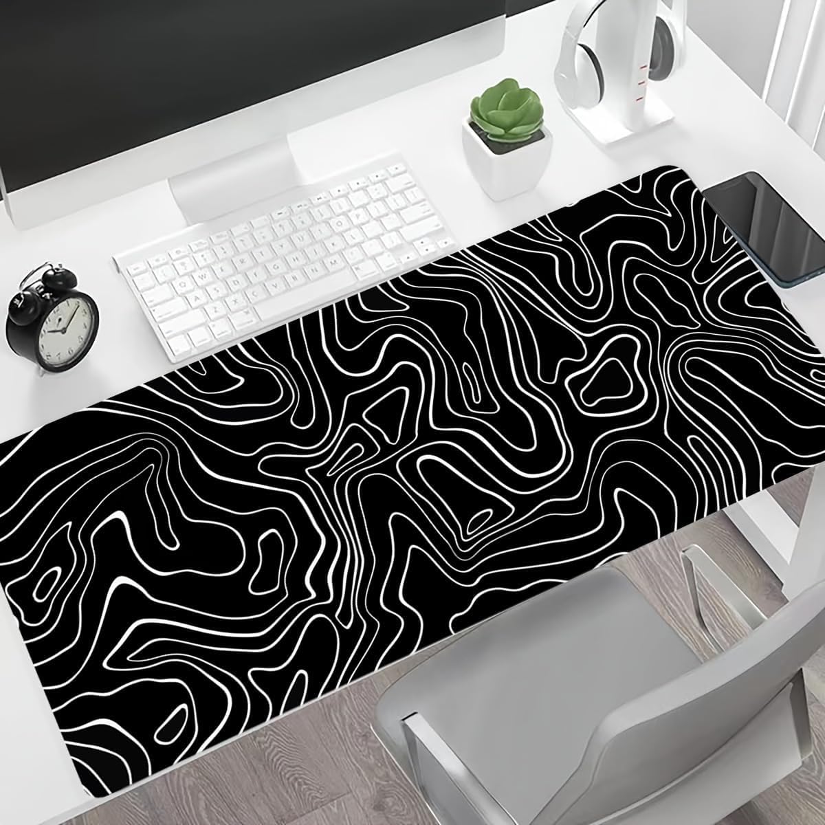 Large Extended Gaming Mouse Pad – Non-Slip Desk Mat with Stitched Edges